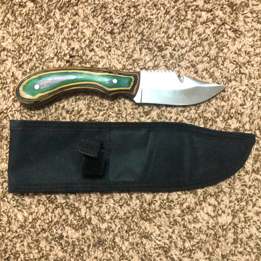 Hunting knife